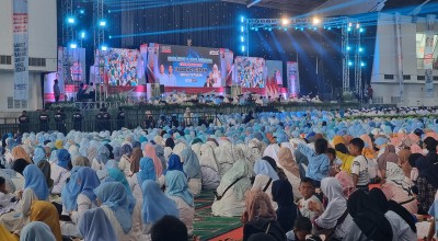 Ribuan Warga Doa Bersama Prabowo-Gibran di Surabaya, Ada Janji Gaji Bakal Naik