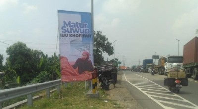 Baliho Khofifah 2 Periode Bertebaran di Jawa Timur