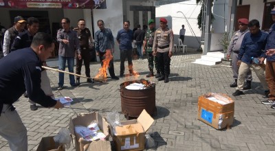 KPU Lamongan Musnahkan 1.852 Surat Suara Rusak