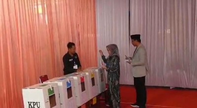 Prabowo-Gibran Menang Telak di TPS Bupati Sidoarjo Mencoblos