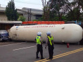 Truk Tangki Elpiji Terguling di Tarik Sidoarjo, 3 Orang Terluka