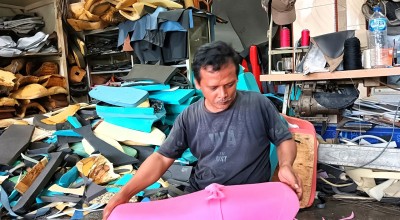 Usaha Setel Jok Motor Unik Pasuruan Raih Omzet Hingga Rp20 Juta per Bulan