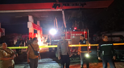 Mobil Espass Terbakar saat Isi Pertalite di SPBU Kras Kediri, Sopir Kabur