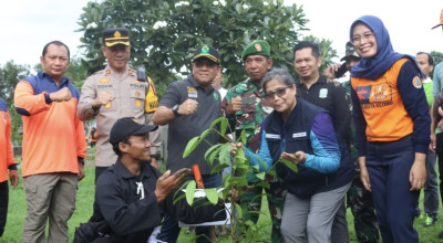 BPBD Ajak Pegiat Lingkungan di Kediri Perkaya Vegetasi di Kawasan Klotok