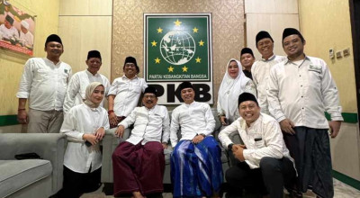 Eri Cahyadi Datangi Kantor PKB, Merapat Jelang Pilwali Surabaya 2024?