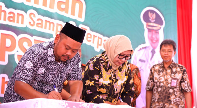 SIG dan Pemkab Gresik Teken Kerja Sama Pemanfaatan Bahan Bakar dari Sampah