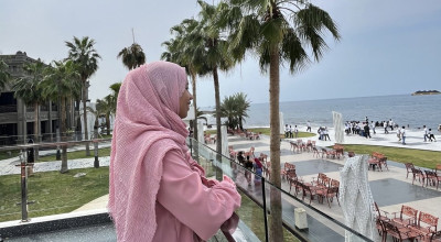 Istirahat Sambil Menikmati Keindahan Pantai Utama Raya di Pantura Situbondo