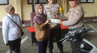 Polres Probolinggo Kembalikan Motor Korban Curanmor ke Pemiliknya