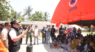 Pemprov Jatim - BNPB Boyong Bantuan ke Pulau Bawean