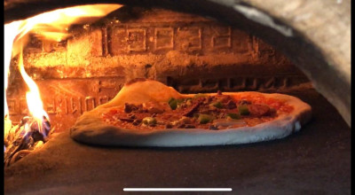 Pizza Dimasak di Atas Tungku, Manjakan Lidah Warga Ponorogo saat Berbuka Puasa