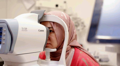 Mengenal Presbyond, Teknologi Alternatif Lasik Mata Yang Digunakan Okie Agustina