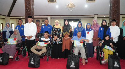 Pemprov Jatim Santuni 1000 Anak Yatim di Lamongan, Khofifah Beri Tausiah