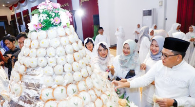 Makna Megengan dan Gunungan Apem Pj Gubernur Jatim di Grahadi