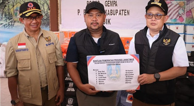 Pj Gubernur Jatim, Kepala BNPB dan Bupati Gresik Tinjau Korban Gempa di Bawean