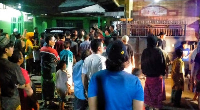 Ratusan Warga Sidoarjo Geruduk Rumah Penjual Miras,  Ricuh karena Dilempar Uang