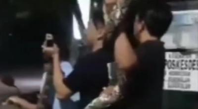 Warga Bangkalan Tangkap Ular Piton di Kandang Ayam