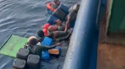 Viral Video Nelayan Terombang-ambing di Laut, Ternyata Warga Lamongan