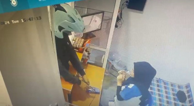 Perampok Berpistol Lamongan Nekat Beraksi saat Ramai Orang, Waspada Lur!