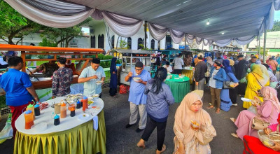 Ribuan Warga Santap Bakso-Lontong Kupang saat Open House Bupati Sidoarjo