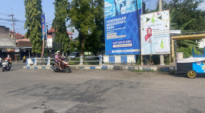 Banner Bunda Lisdyarita Tanpa Kang Giri Bertebaran di Ponorogo, Pecah Kongsi?