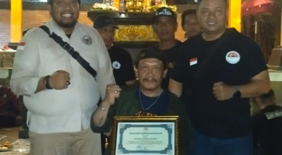 KPJ Surabaya Bagikan Takjil bareng Seduluran Abdi DaleM Eyang Joko Dolog