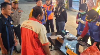 Arus Balik Lebaran, Polresta Sidoarjo Tes Urine Kru Bus di Terminal Purabaya