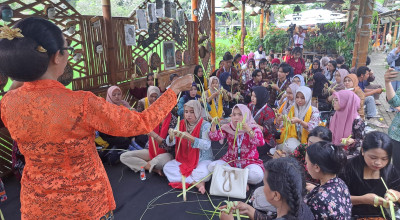 Warga Kota Malang Lestarikan Tradisi dan Budaya pada Kartini Riyoyo Kupatan