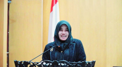 Fraksi PDIP Lempar Pantun ke Eri-Armuji saat Sidang Paripurna DPRD Surabaya