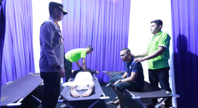 Menengok Layanan Pijat Gratis di Pos Pelayanan Mudik Polres Bojonegoro