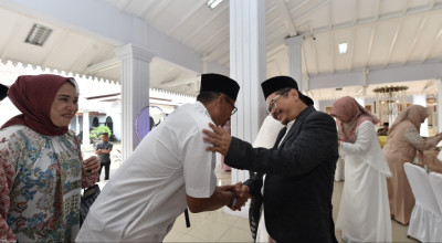 Pj Bupati Pasuruan Sumringah Sambut Tamu Open House, Siapa Saja?