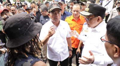 Pj Gubernur Jatim Tinjau Pelabuhan Jangkar Situbondo, Pastikan Arus Mudik Lancar