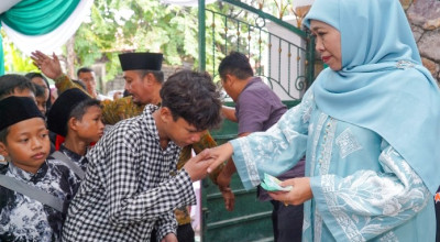Halal Bihalal Penuh Kehangatan di Kediaman Khofifah