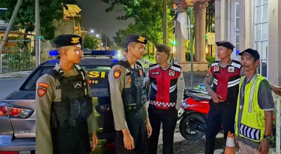 Polisi Sidoarjo Patroli, Ingatkan Sekuriti Waspadai Orang Asing