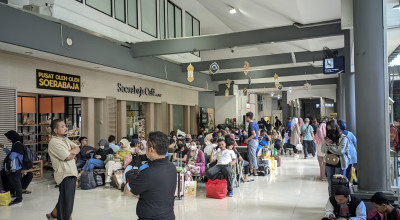 Arus Mudik Lebaran 2024, Stasiun Pasar Turi dan Gubeng Surabaya Terpantau Padat