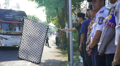 Bupati Trenggalek Berangkatkan 7 Bus Balik Lebaran Gratis ke Surabaya
