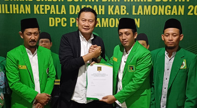 Pak Yes Terlihat Semringah saat Daftar Bacabup PPP Lamongan, Kenapa?