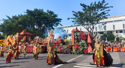 Cerita di Balik Megahnya Kontingen Gudang Garam, Primadona dalam Surabaya Vaganza 2024