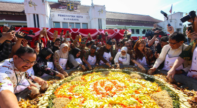 Festival Rujak Uleg 2024 Wujud Kebersamaan Warga Membangun Surabaya