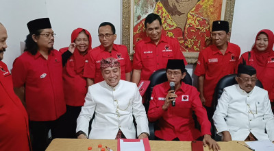 Eri-Armuji Resmi Mendaftar Bacawali-Bacawawali Surabaya dari PDIP