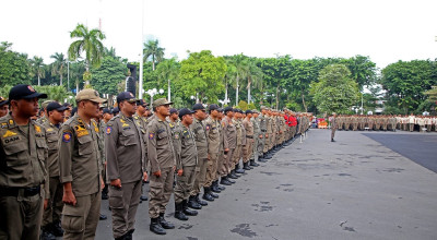 427 Personel Satpol PP Amankan Nobar di Stadion 10 Nopember Surabaya