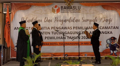 57 Panwascam Pilkada 2024 Dilantik Bawaslu Tulungagung