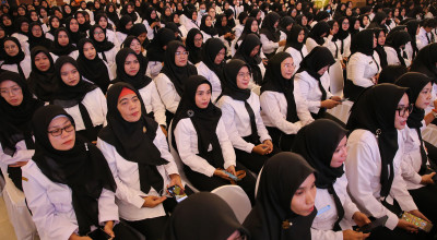 Pesan Wali Kota Eri Cahyadi ke 1.366 Penerima SK Pegawai Kontrak di Surabaya