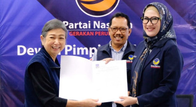 Lita Machfud Arifin Terima Tongkat Estafet Ketua DPD Partai NasDem Surabaya