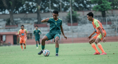 Alfan Suaib Curi Perhatian di Laga Uji Coba Persebaya Surabaya Vs Rakha FC
