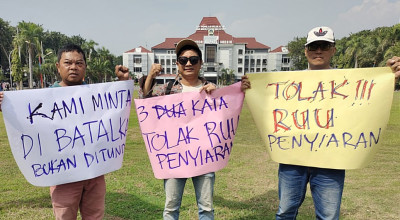 Wartawan Gresik Bersatu Gelar Unjuk Rasa, Tolak Rencana RUU Penyiaran