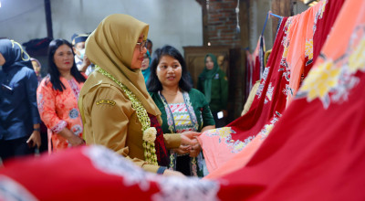 Batik Kinnara Kinnari Banyuwangi Dipesan Banyak Vihara, Ini Sebabnya