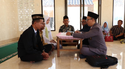 Penghulu di Ponorogo Lakukan Ini pada Pengantin Baru, Antisipasi Judi Online