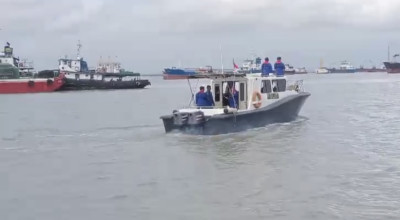 7 Korban Jatuh ke Perairan Bangkalan Belum Ditemukan, Tim SAR Perluas Pencarian