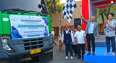 11 Kontainer Furniture dari Sidoarjo Dikirim ke Amerika