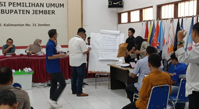 Sidang Amar Putusan MK di KPU Jember, Caleg Partai Demokrat Walk Out